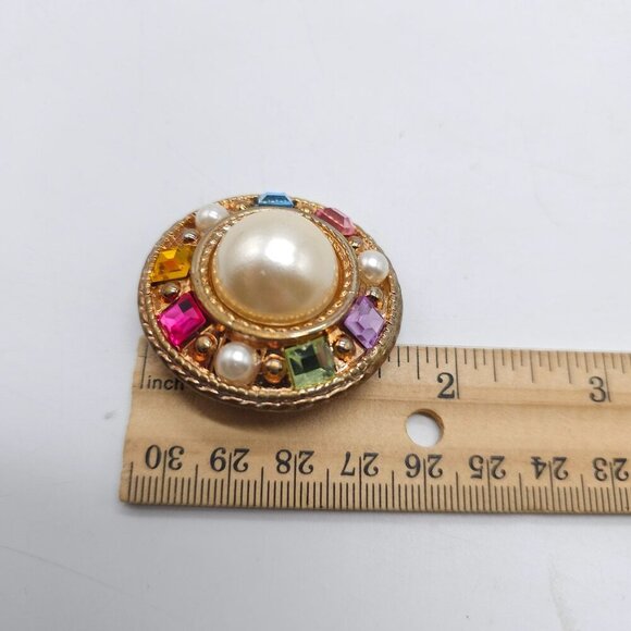 Vintage 1980s Gold Tone Clip On Earrings Faux Pearl Center Multi Rhinestones - Picture 6 of 6